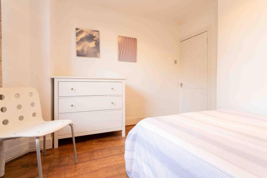 Large 3 Bedroom Modern Apartment Close To Central London フィンチリー エクステリア 写真