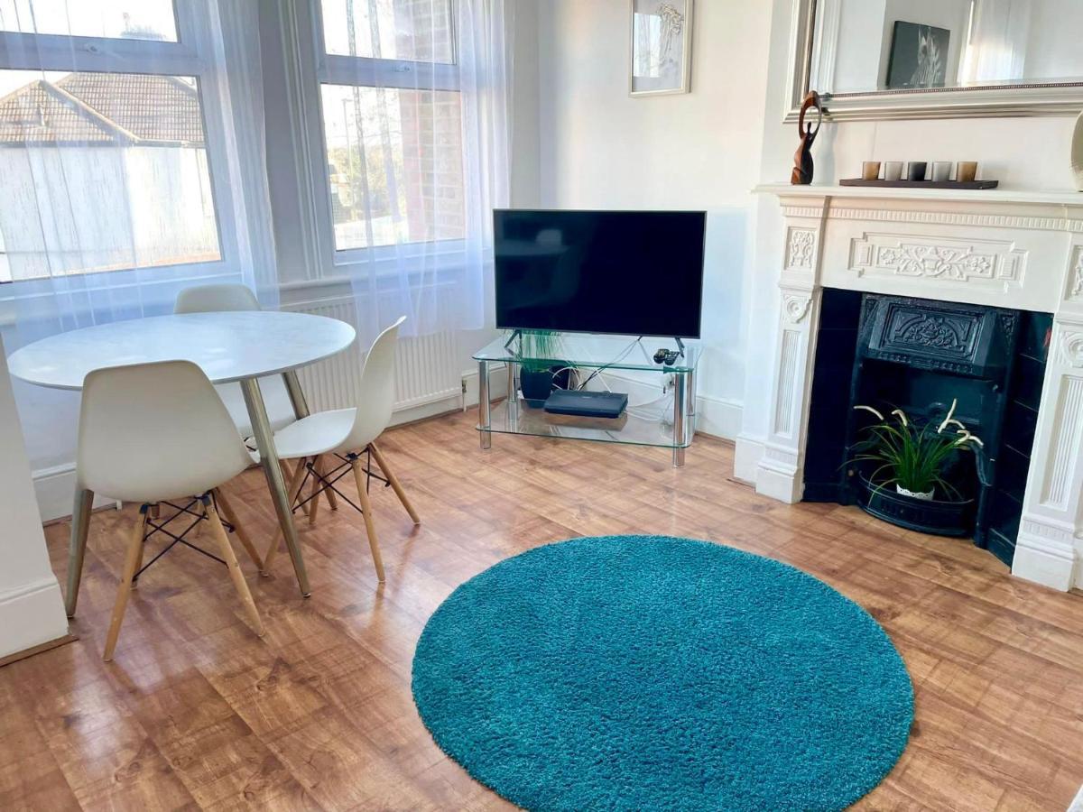 Large 3 Bedroom Modern Apartment Close To Central London フィンチリー エクステリア 写真