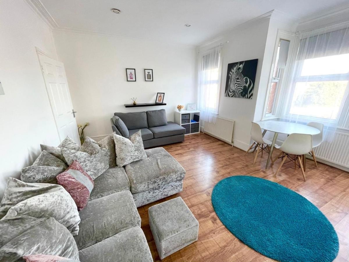 Large 3 Bedroom Modern Apartment Close To Central London フィンチリー エクステリア 写真